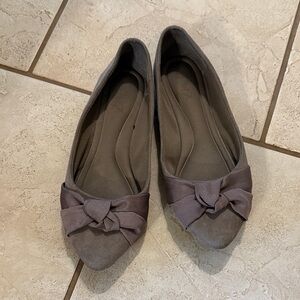 Source Unknown Gray Bow Flats